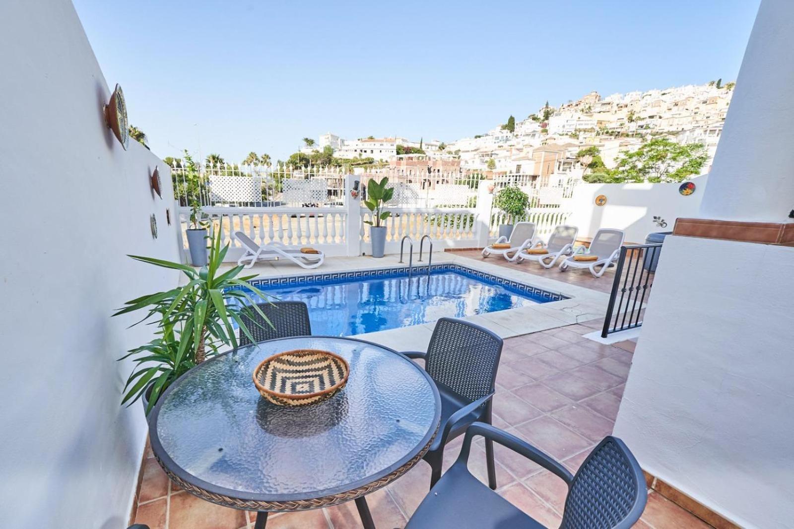Villa Pura - Private Jacuzzi & Heated Pool Nerja Dış mekan fotoğraf